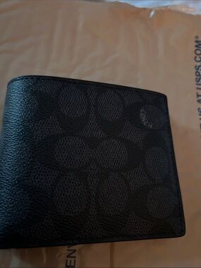 Coach Black Pebbled Leather Bi-Fold Wallet New With Tag